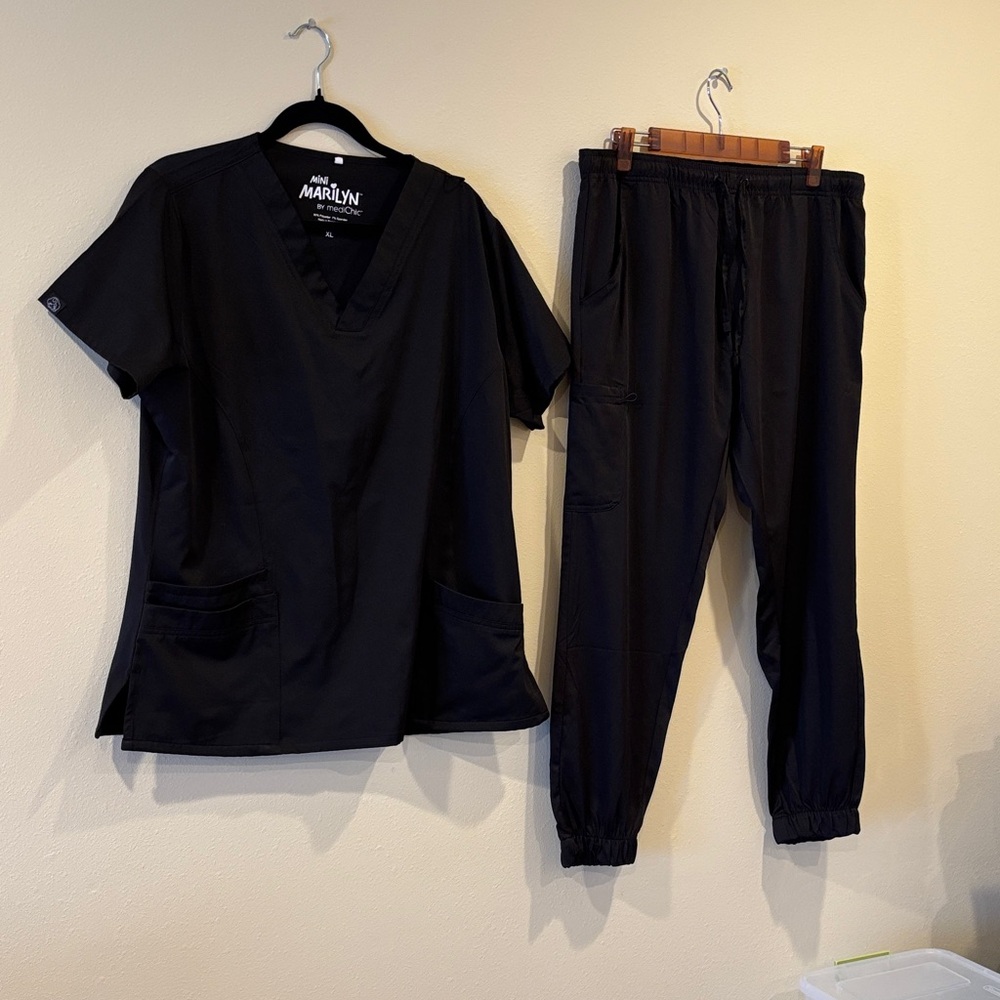 Black Scrub Set. NWOT